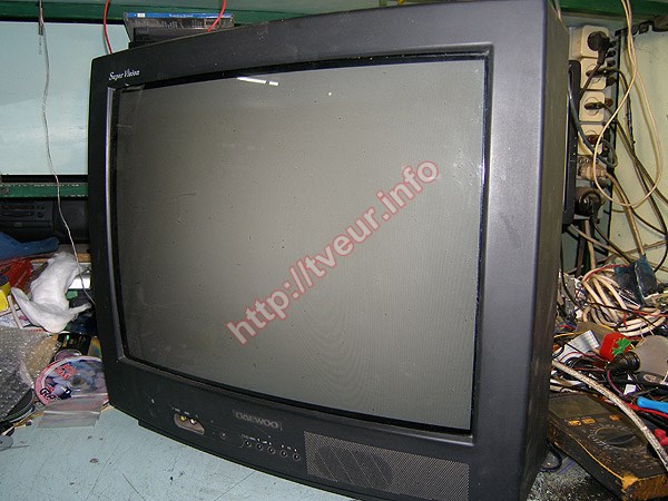 Телевизор део не включается