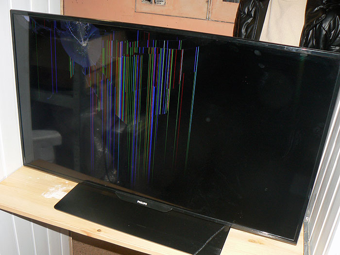 Механические дефекты на матрице телевизора Philips 40PFT4319/12, нужна ...