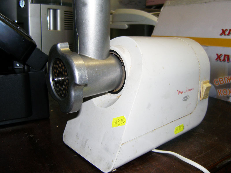 Мясорубка не крутит мясо, в чем проблема и как быть в данной ситуации ...